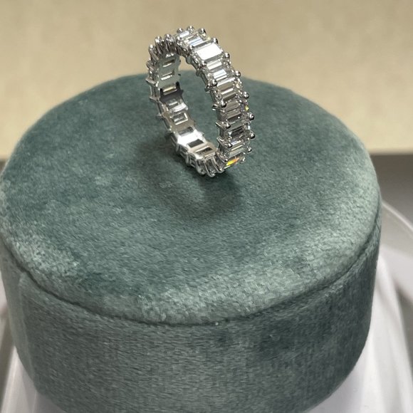 5.46 CT Emerald Eternity Band - Picture 3 of 9
